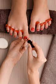 pedicure più smalto semipermanente